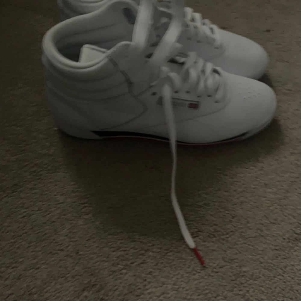 HI Top Reebok - Picture 2 of 2